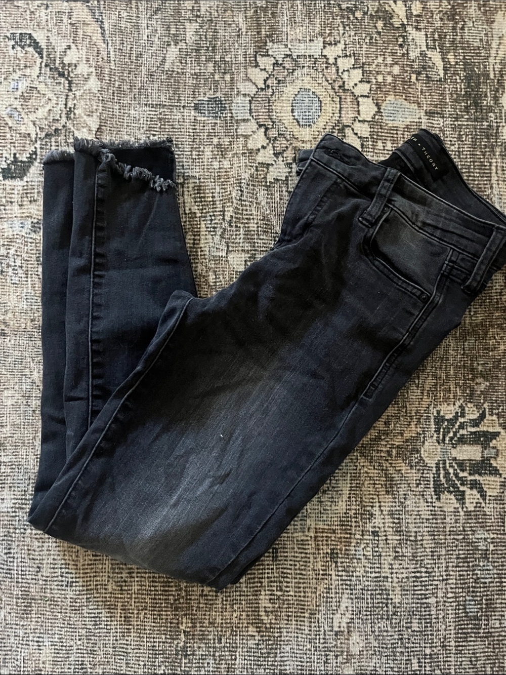 Slim Skinny woMen's Jeans in Washed Black - Stretch Denim with raw hem
